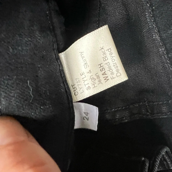 Reformation Black Shorts, size 24 - Picture 6 of 6